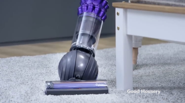 How to Clean Carpets With Vacuum