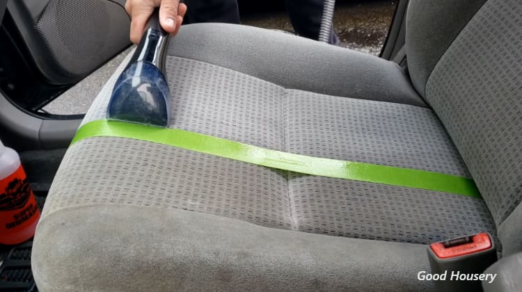 How to Clean Car Interior With a Vacuum Cleaner