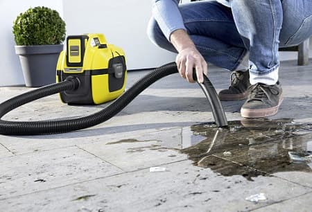 Vacuum Cleaners with Blower To Clean Wet Debris